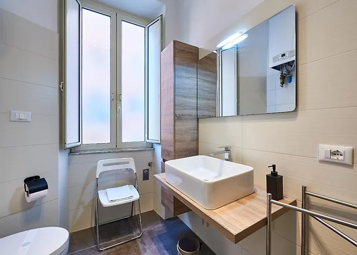 - Modern & Bright - 10 Min Colosseum - Metro San Giovanni *