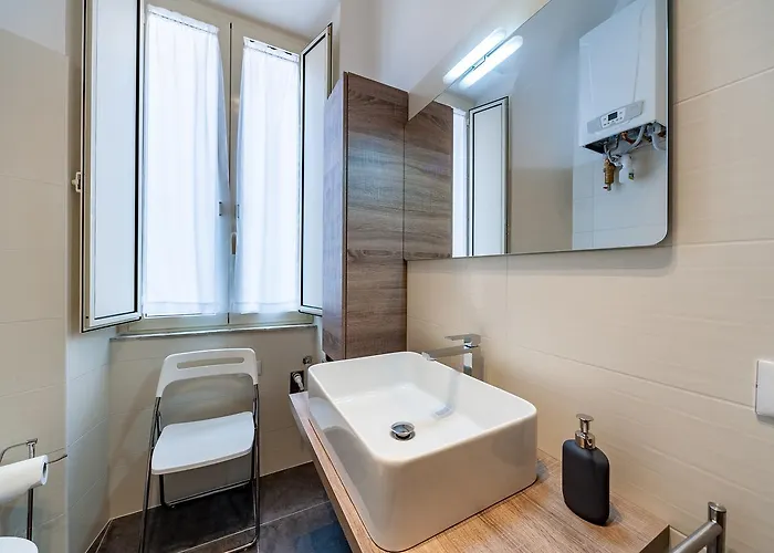 - Modern & Bright - 10 Min Colosseum - Metro San Giovanni * Roma